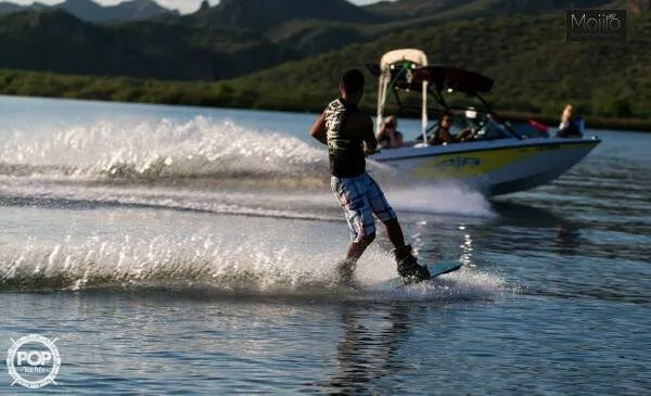 Slide: The Image of Correct Craft Super Air Nautique 210 2002 - 3
