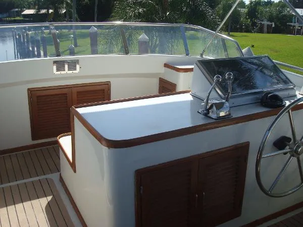 Slide: The Image of Jefferson Cockpit Motoryacht 1986 - 2