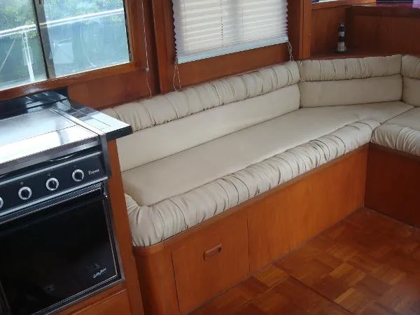 Slide: The Image of Jefferson Cockpit Motoryacht 1986 - 7