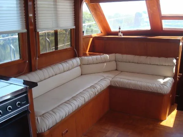 Slide: The Image of Jefferson Cockpit Motoryacht 1986 - 8