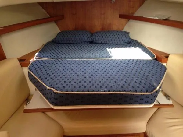 Slide: The Image of Mainship Pilot 2005 - 1