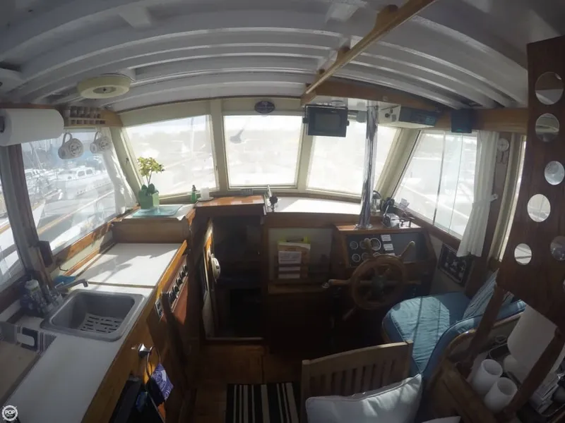 Slide: The Image of Grand Banks 32 Sedan 1969 - 11