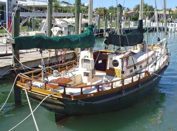 Slide: The Image of Van Dam 32 Cold Molded Custom Gaff-Rigged Ketch 1984 - 8