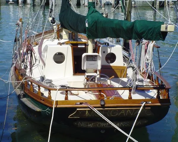 Slide: The Image of Van Dam 32 Cold Molded Custom Gaff-Rigged Ketch 1984 - 9