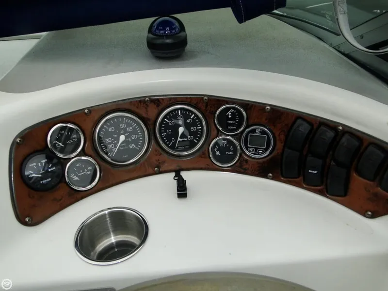 Slide: The Image of Crownline Boats 215 CCR 2001 - 9