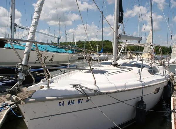 Slide: The Image of Hunter 380 2001 - 4