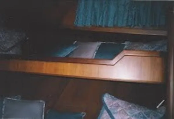 Slide: The Image of Lowland 471 1985 - 10