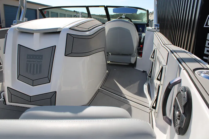 Slide: The Image of 2022 MasterCraft ProStar interior with sleek design and modern features. - 8