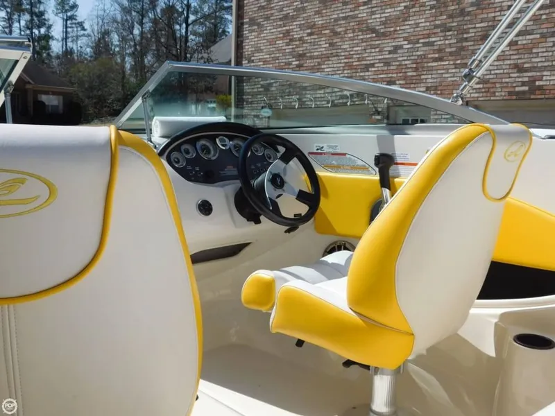 Slide: The Image of Sea Ray 185 Sport 2010 - 4