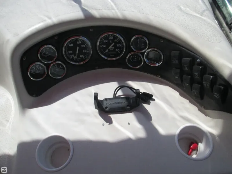 Slide: The Image of Crownline Boats 242 cr 1999 - 10