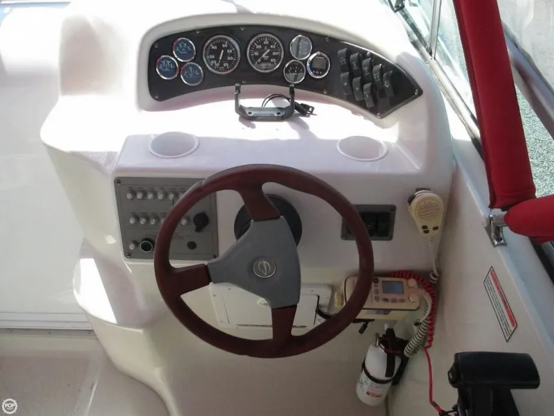 Slide: The Image of Crownline Boats 242 cr 1999 - 5