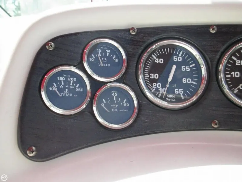 Slide: The Image of Crownline Boats 242 cr 1999 - 6
