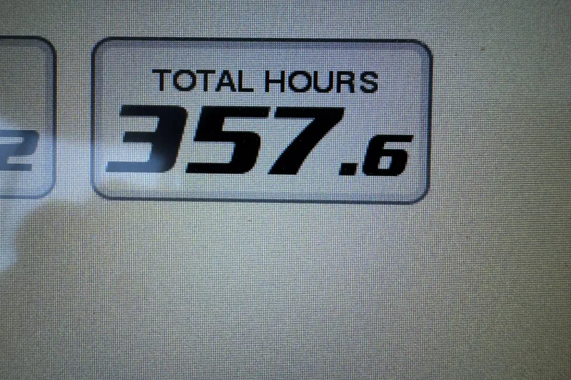 Slide: The Image of Grady-White 251 Coastal Explorer 2022, total hours displayed: 357.6. - 36