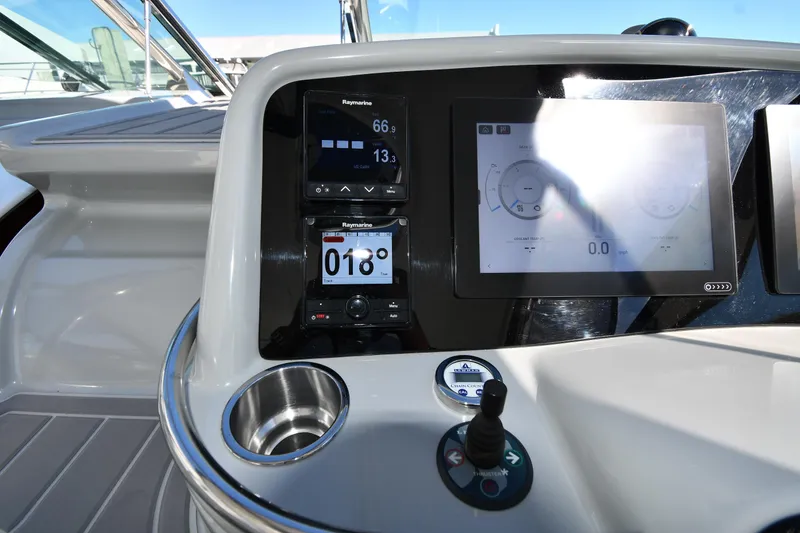 Slide: The Image of Dashboard of a 2008 Formula 400 Super Sport boat. - 15