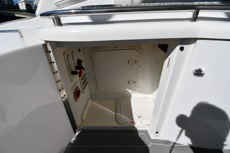 Slide: The Image of 2008 Formula 400 Super Sport boat cabin with controls. - 31