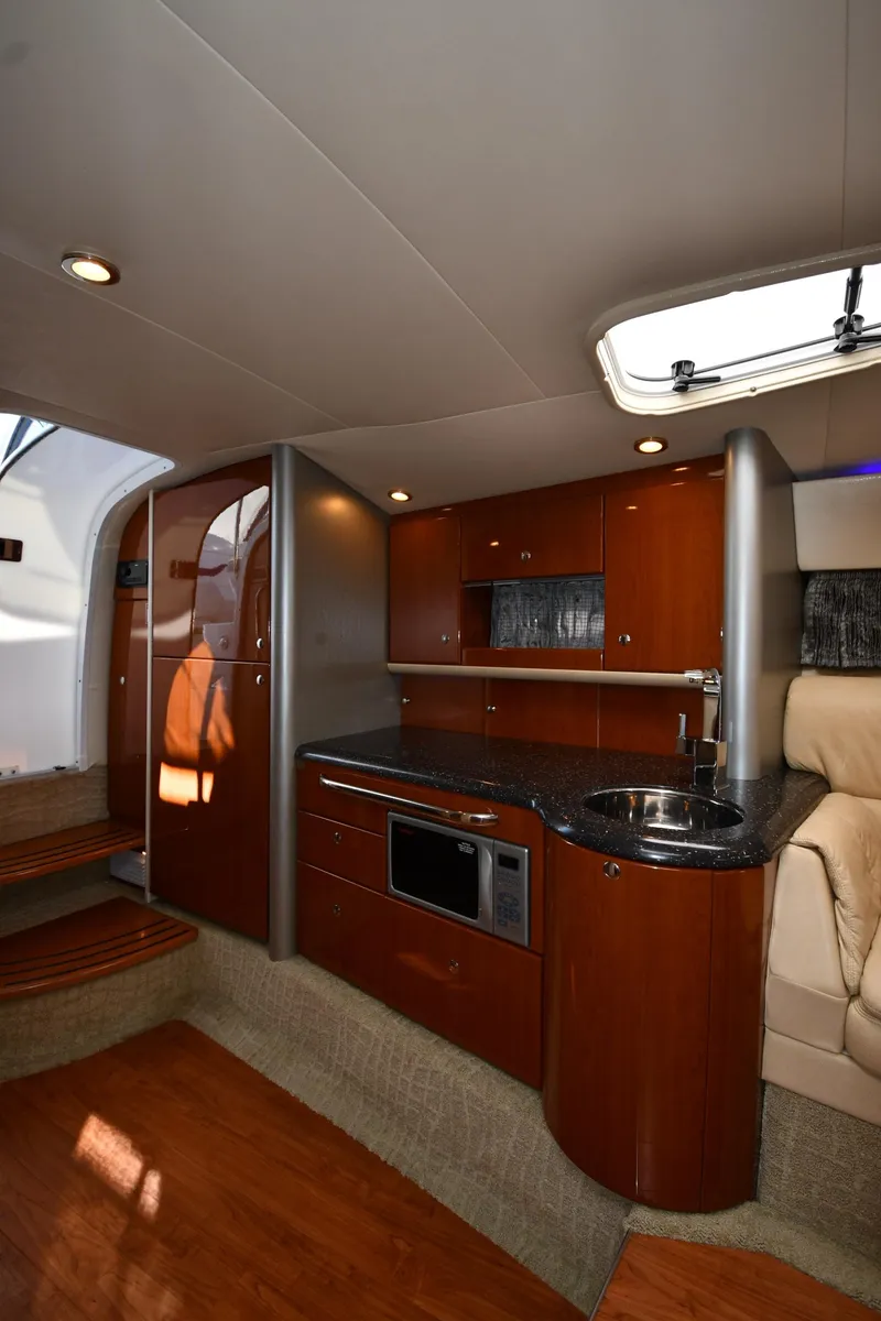 Slide: The Image of Interior of 2008 Formula 400 Super Sport yacht kitchen. - 45