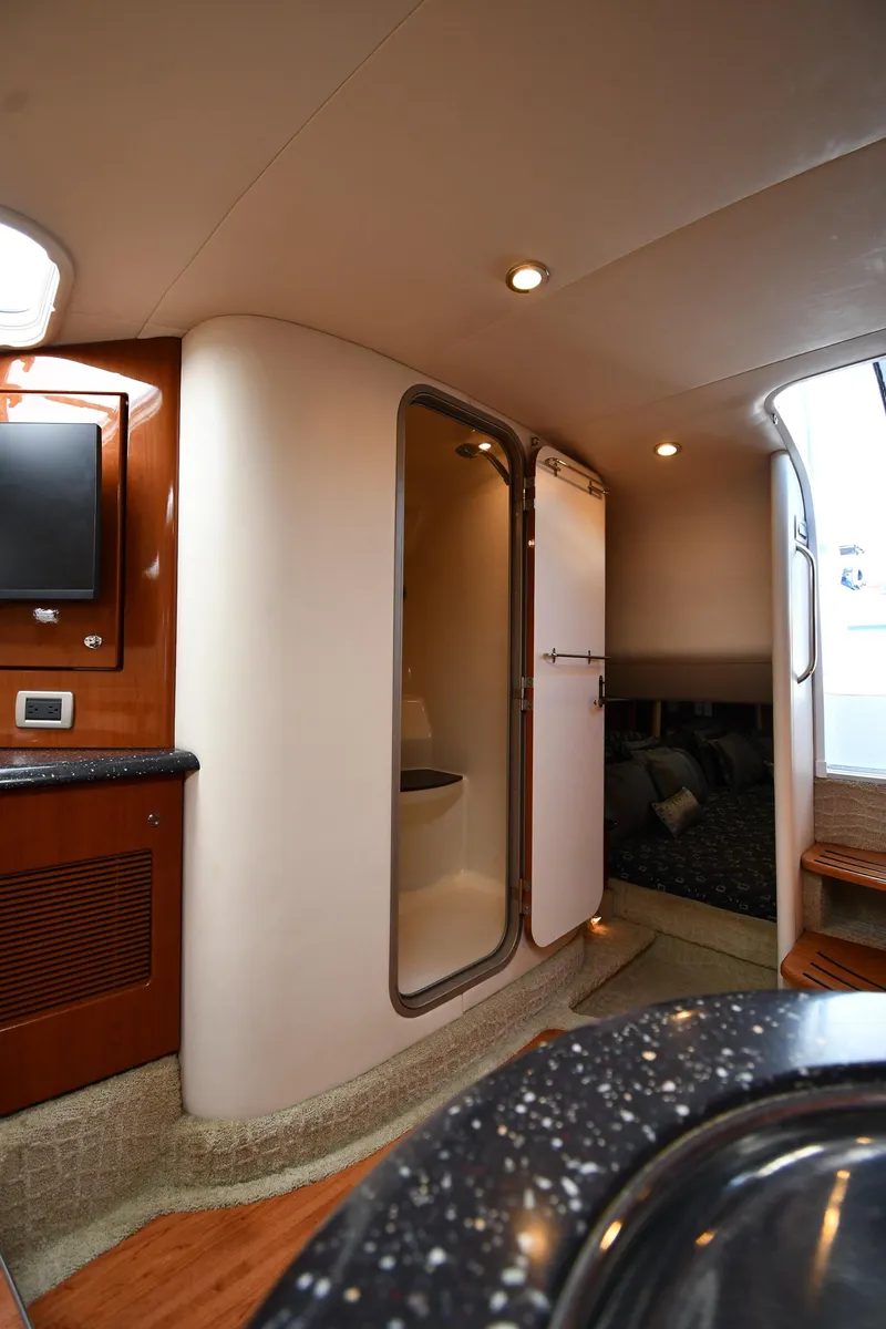 Slide: The Image of Interior of 2008 Formula 400 Super Sport yacht. - 47