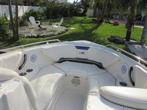Slide: The Image of Monterey Bowrider 2010 - 1