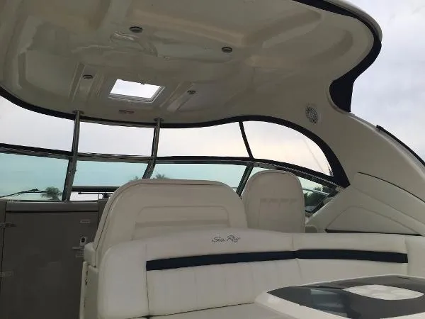 Slide: The Image of Sea Ray Sundancer HYDRAULIC LIFT! 2004 - 8