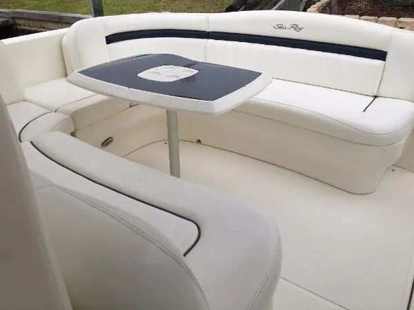 Slide: The Image of Sea Ray Sundancer HYDRAULIC LIFT! 2004 - 9