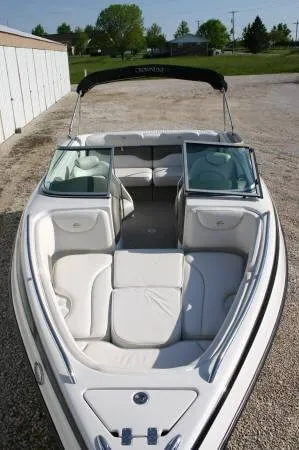 Slide: The Image of Crownline Boats 225BR 2005 - 1