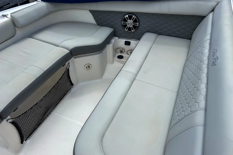 Slide: The Image of Sea Ray 250 SDX OUTBOARD 2021 - 13