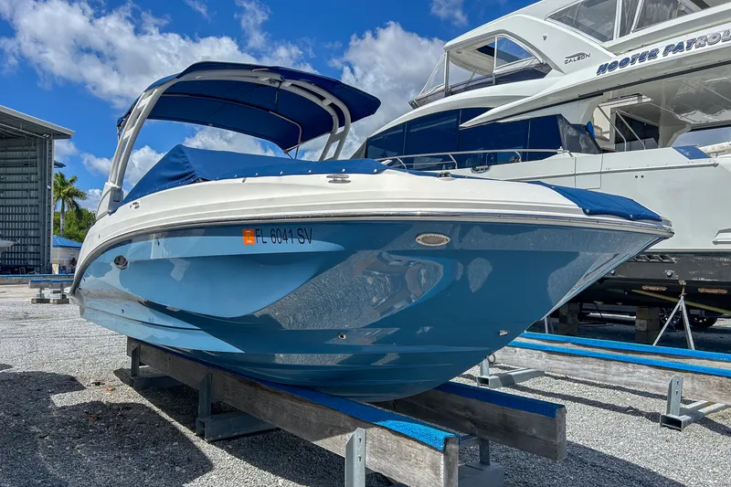 Slide: The Image of Sea Ray 250 SDX OUTBOARD 2021 - 23