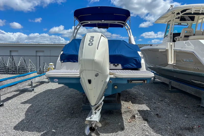 Slide: The Image of Sea Ray 250 SDX OUTBOARD 2021 - 24