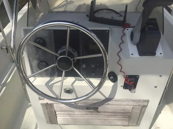 Slide: The Image of Boston Whaler MONTAUK 1984 - 11