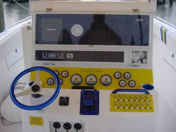 Slide: The Image of Monza 34' Custom Center Console 2003 - 7