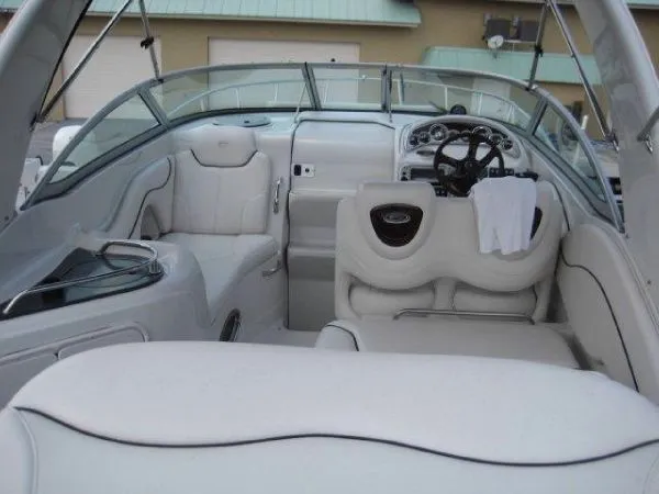 Slide: The Image of Crownline Boats 270 CR 2006 - 10