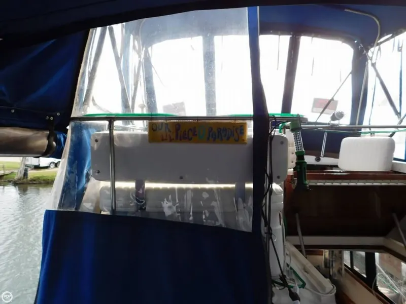 Slide: The Image of Carver Yachts 3207 Aft Cabin 1989 - 5