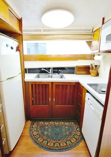 Slide: The Image of Bertram International Aft Cabin Motor Yacht 1970 - 4
