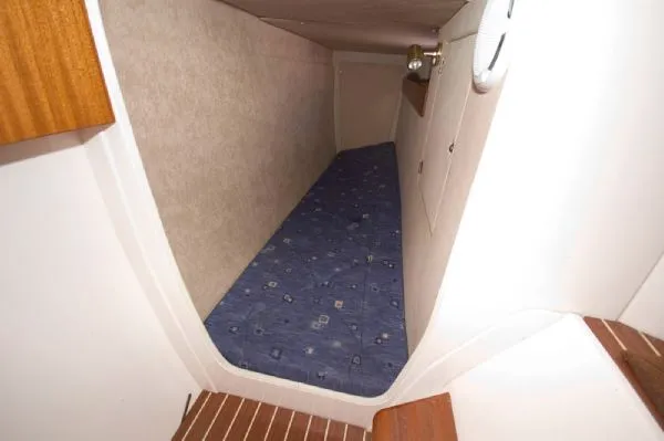 Slide: The Image of Bond Yachts MOTORCAT 30 MD 2007 - 7