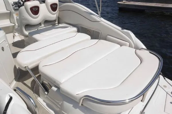 Slide: The Image of Crownline Boats 270 CR 2005 - 10