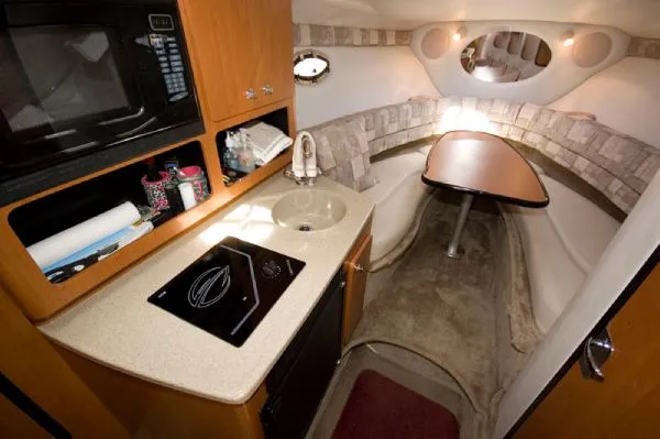 Slide: The Image of Crownline Boats 270 CR 2005 - 4