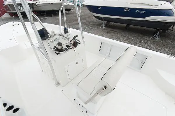 Slide: The Image of Sea Chaser 250 LX Bay Runner 2006 - 3
