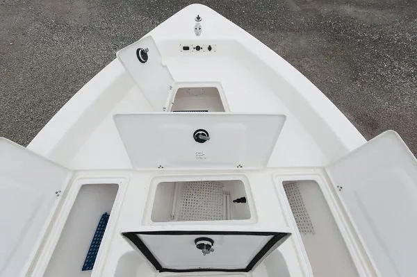 Slide: The Image of Sea Chaser 250 LX Bay Runner 2006 - 6