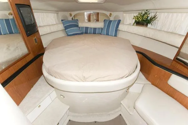 Slide: The Image of Sea Ray 370 Sundancer MD 1999 - 6