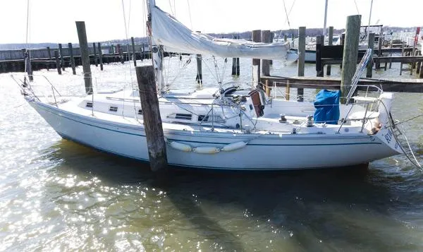 Slide: The Image of Ericson 35 Sloop MD 1985 - 0