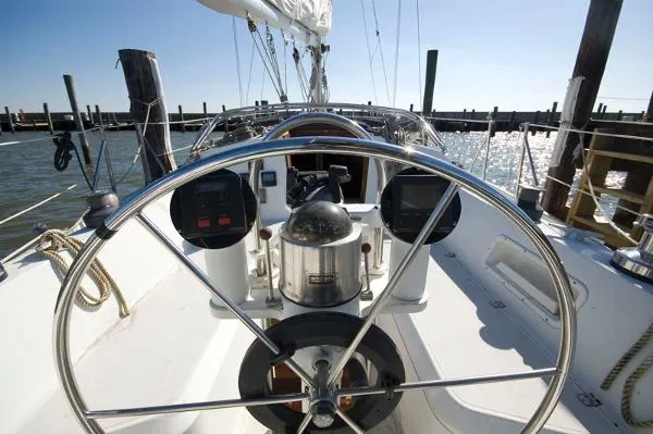 Slide: The Image of Ericson 35 Sloop MD 1985 - 11