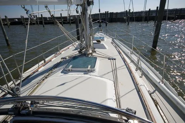 Slide: The Image of Ericson 35 Sloop MD 1985 - 9