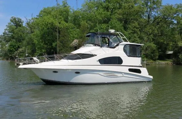 Slide: The Image of Silverton 39 Motor Yacht 2002 - 0