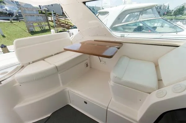 Slide: The Image of Tiara 4400 Sovran 2005 - 7
