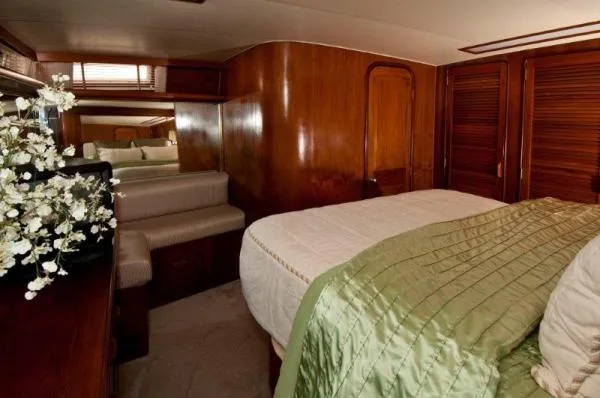 Slide: The Image of Gulfstar 49 Motor Yacht 1987 - 4