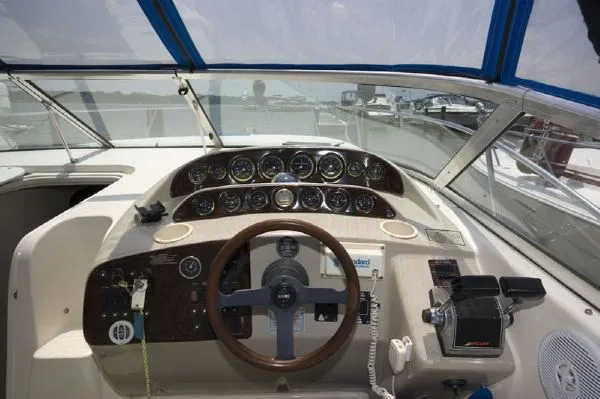 Slide: The Image of Rinker 340 Fiesta Vee (MD) 2000 - 11