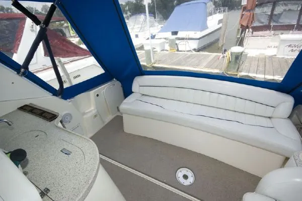 Slide: The Image of Rinker 340 Fiesta Vee (MD) 2000 - 8
