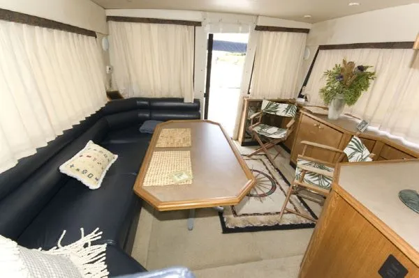 Slide: The Image of Bayliner 3788 Command Bridge Motoryacht (MD) 1997 - 1