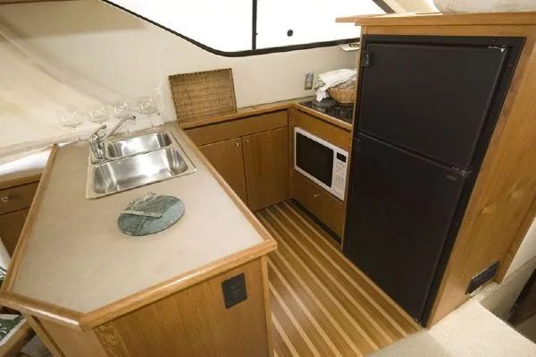 Slide: The Image of Bayliner 3788 Command Bridge Motoryacht (MD) 1997 - 2