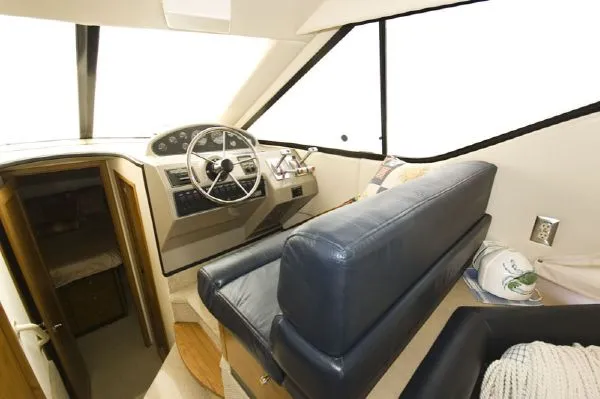 Slide: The Image of Bayliner 3788 Command Bridge Motoryacht (MD) 1997 - 8